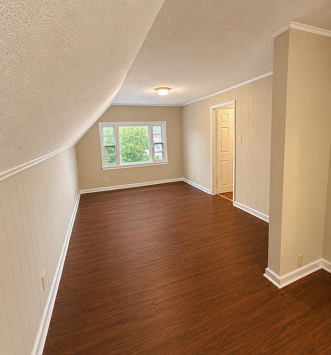 1st image of 118 Rano St #2