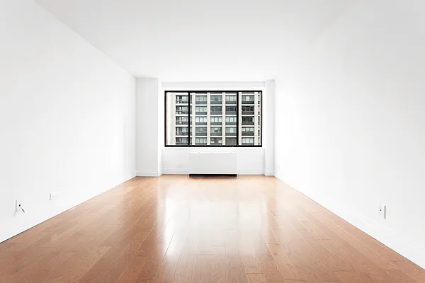 Rented by Olnick Organization | media 6