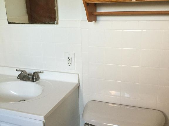 3rd image of 912 Garfield Ave Floor 2