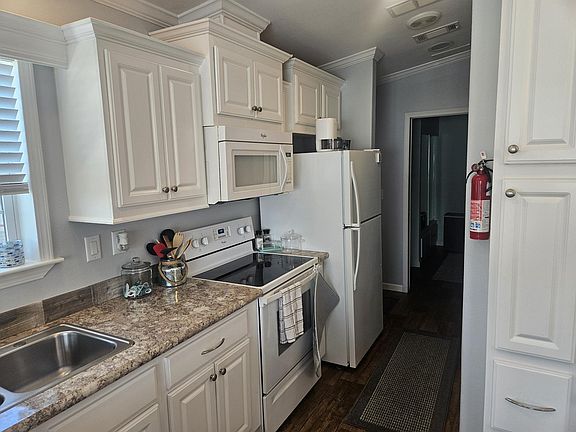 4th image of 2626 NE Highway 70 Lot 10