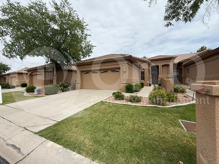 9634 E Rocky Lake Dr — Photo 2