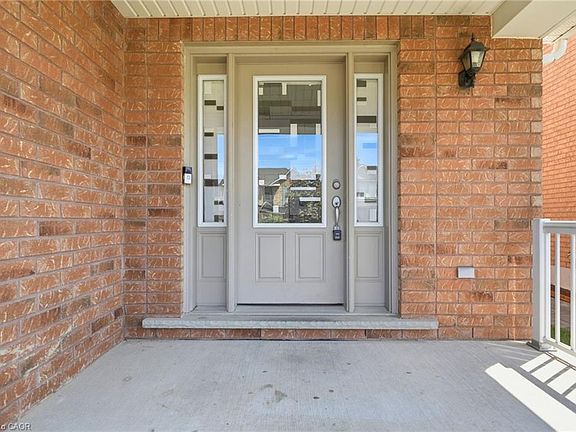 4th image of 82 Gwillimbury Dr
