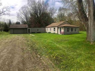2760 E Pinconning Rd, Pinconning, MI 48650