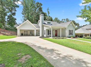 94 4th St, Newnan, GA 30263