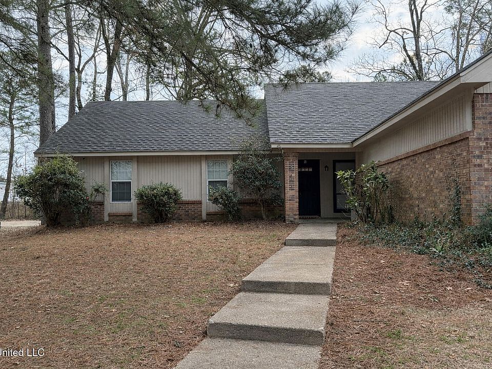 1st image of 111 Fairfax Cir #A