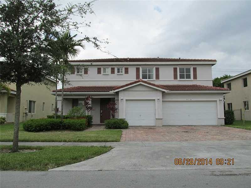 1st image of 918 NW 204th St
