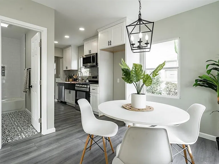 3276 Meade Ave — Photo 8