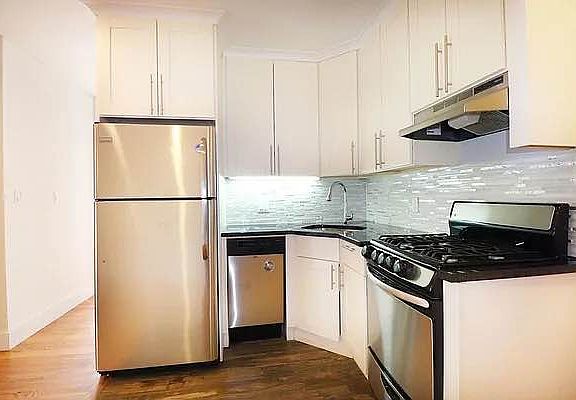 3rd image of 4300 Broadway APT 1B