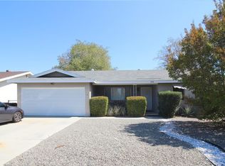 940 S Taylor St, Hemet, CA 92543