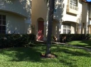 425 NW 109th Ave, Pembroke Pines, FL 33026