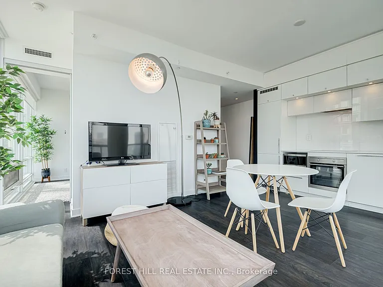 15 Grenville St #4708 — Photo 11