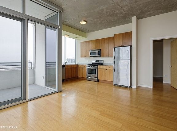 4th image of 1720 S Michigan Ave APT 1710