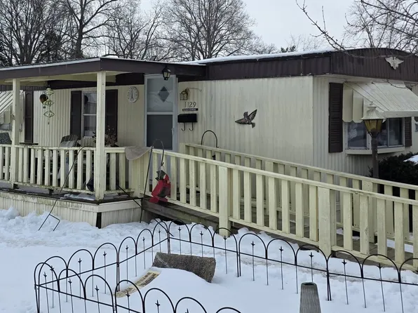 1129 W Dorris St, Harrisburg, IL 62946