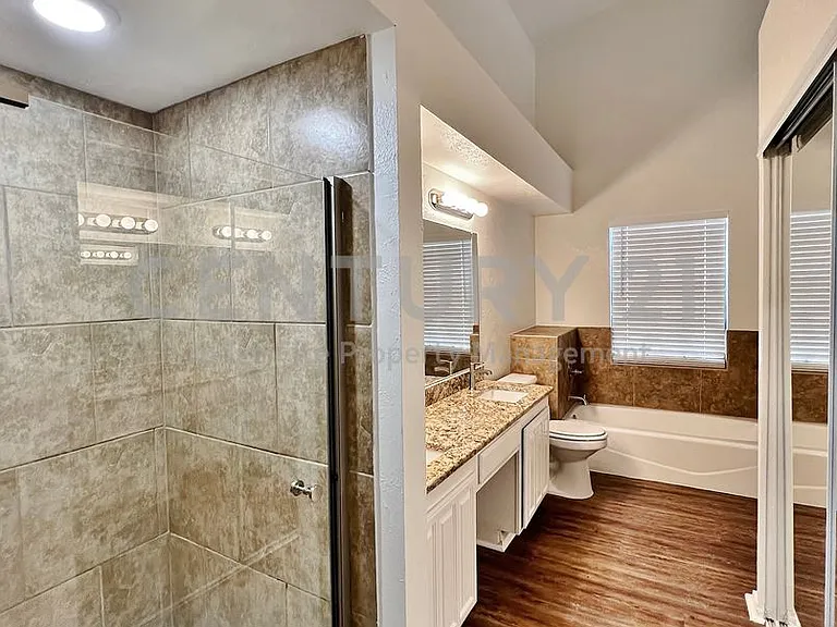 1028 Whitewater Trl — Photo 16