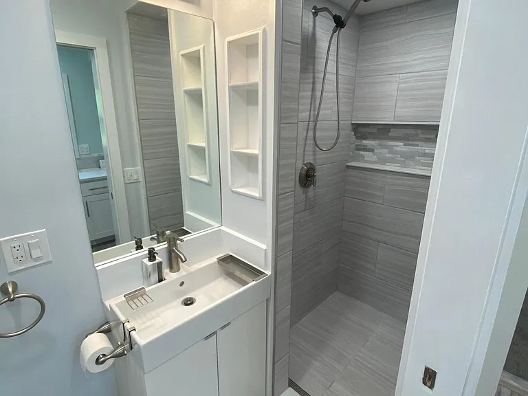 629 E Main Rd #2 — Photo 10