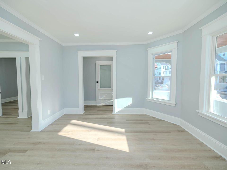 2nd image of 16 Hawk Street