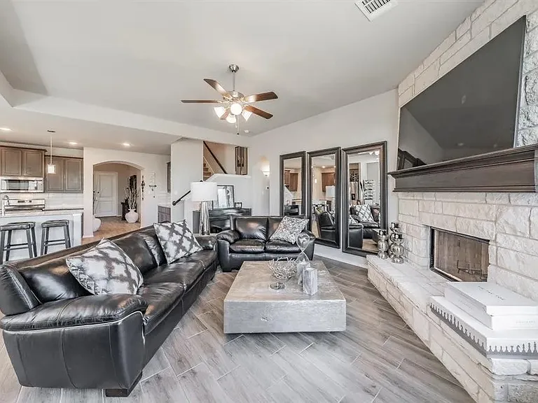 1132 Deer Ridge Dr — Photo 4