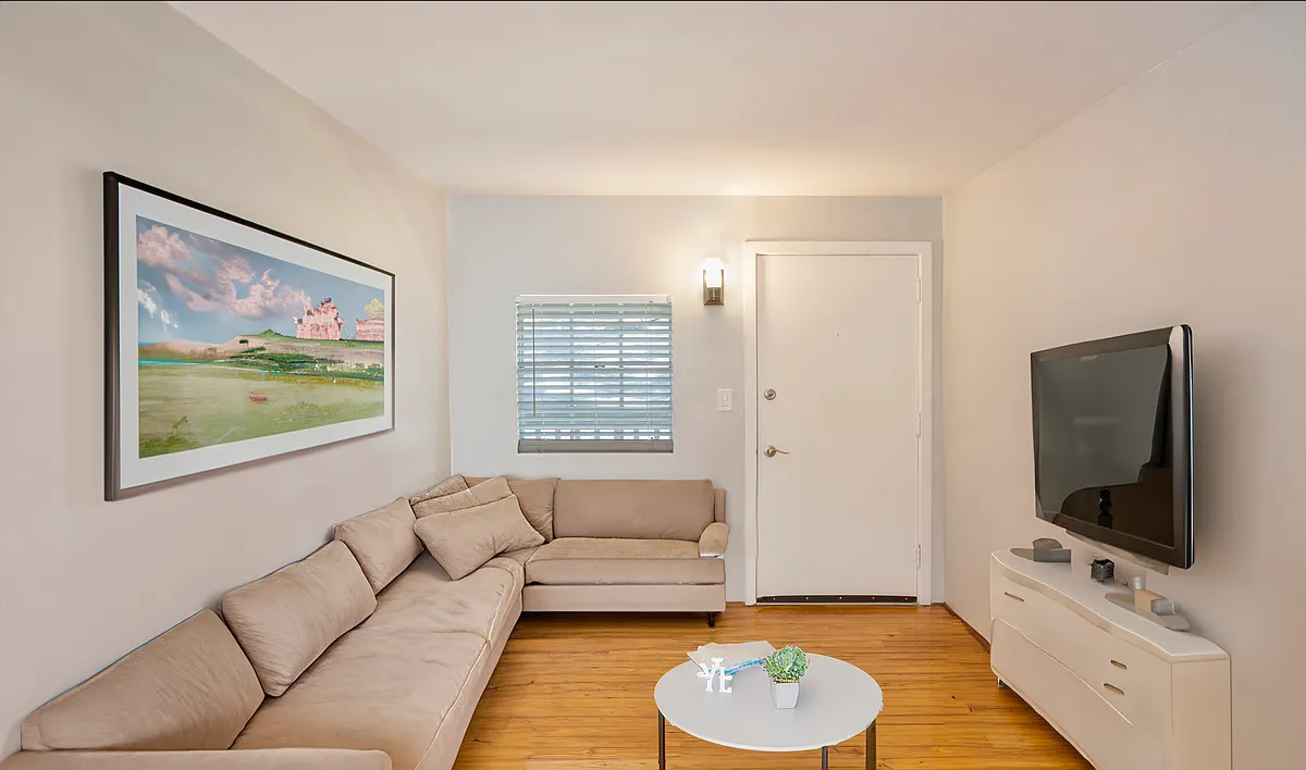 Building Photo - 301 S Gomez Ave #5