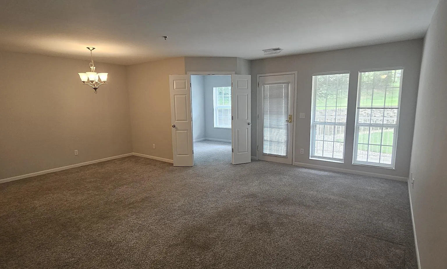 2 bed, 1395 sqft, $1,850 — Photo 2