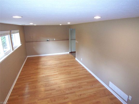4th image of 2199 Bryn Mawr Dr
