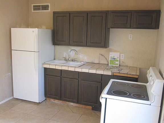 5th image of 3645 N 69th Ave Unit 4