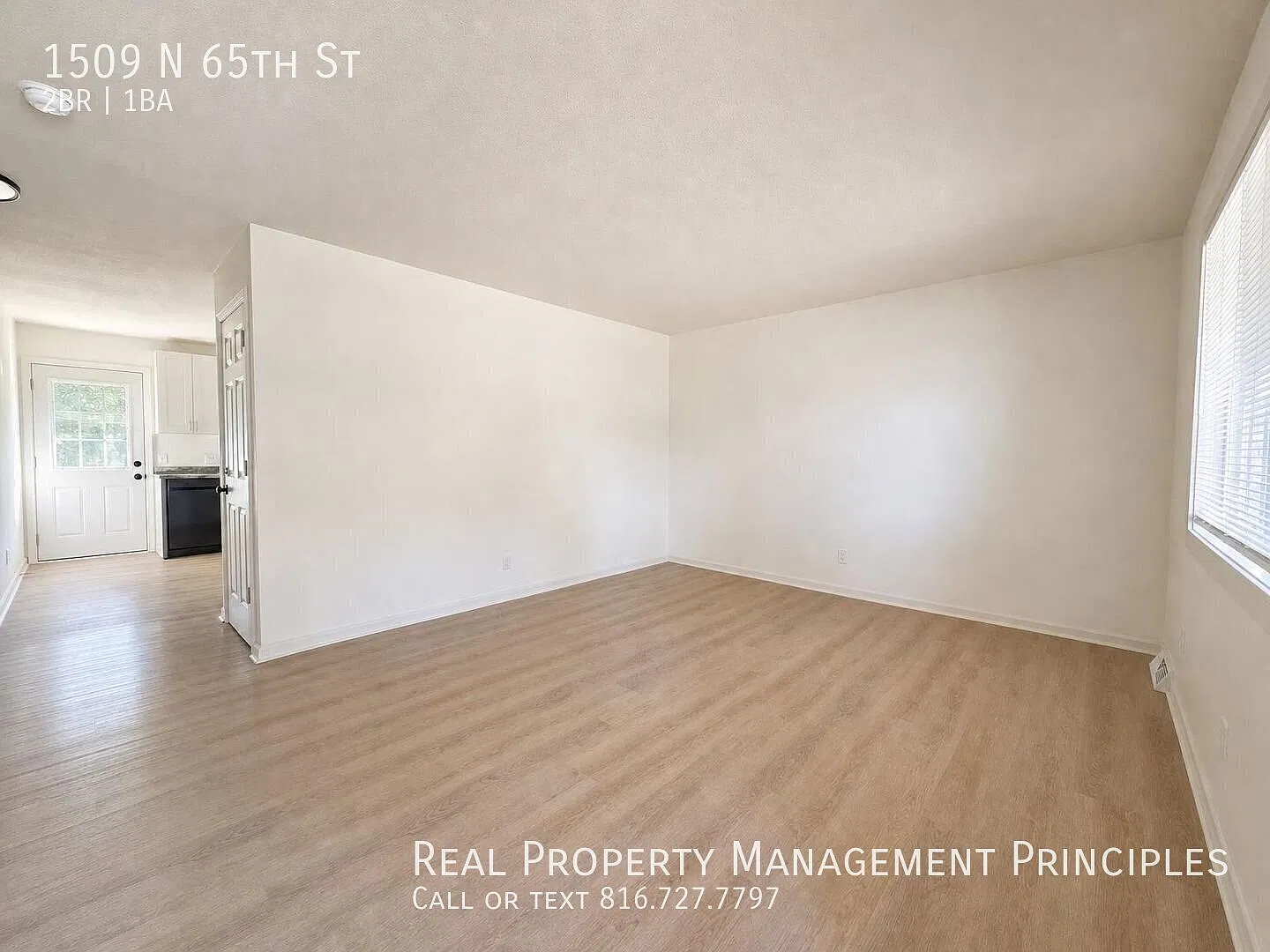 Newly Remolded 2 Bedroom/1 Bathroom Townhouse ! Deposit Free Living Available Via Obligo! — Photo 2
