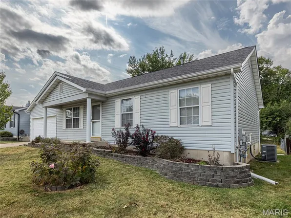 1129 Danielle Elizabeth Ct, O'Fallon, MO 63366