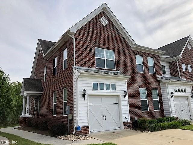 1st image of 1044 Christiana Cir
