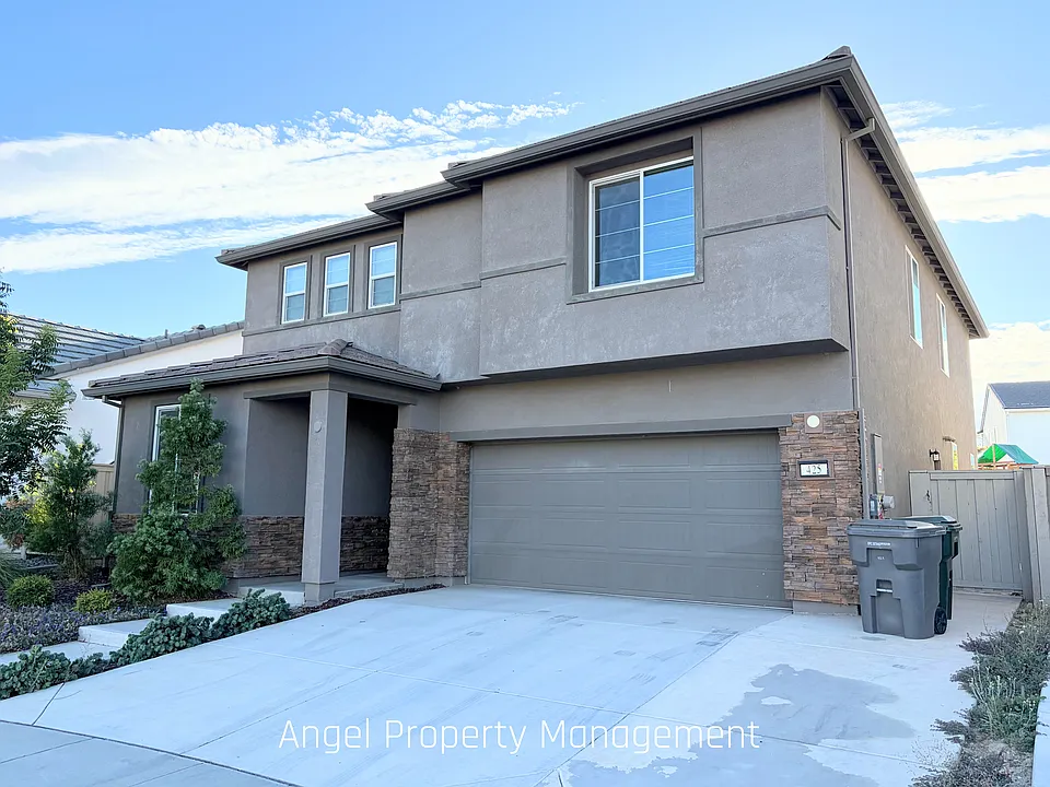 425 Fuchsia Ct