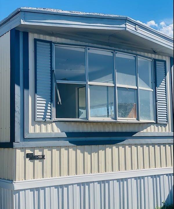 1st image of 2727 E Pacific St #23
