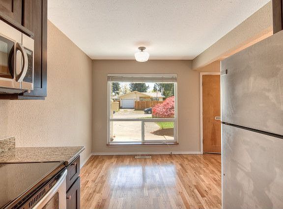 5th image of 507 S 92nd St