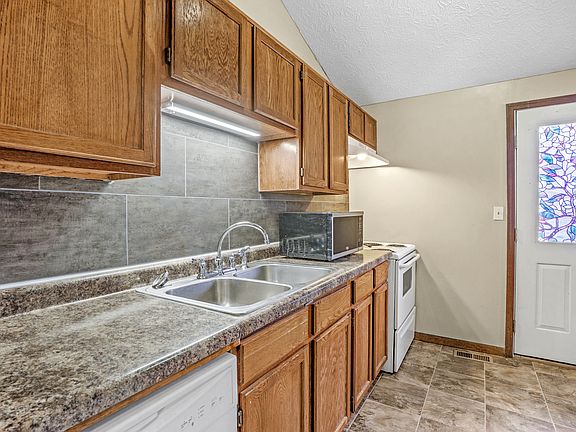 5th image of 4339 Robertson Blvd