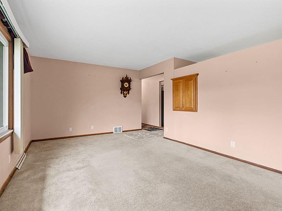4th image of 6324 Rolf Ave