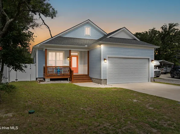 215 NE 51st Street, Oak Island, NC 28465