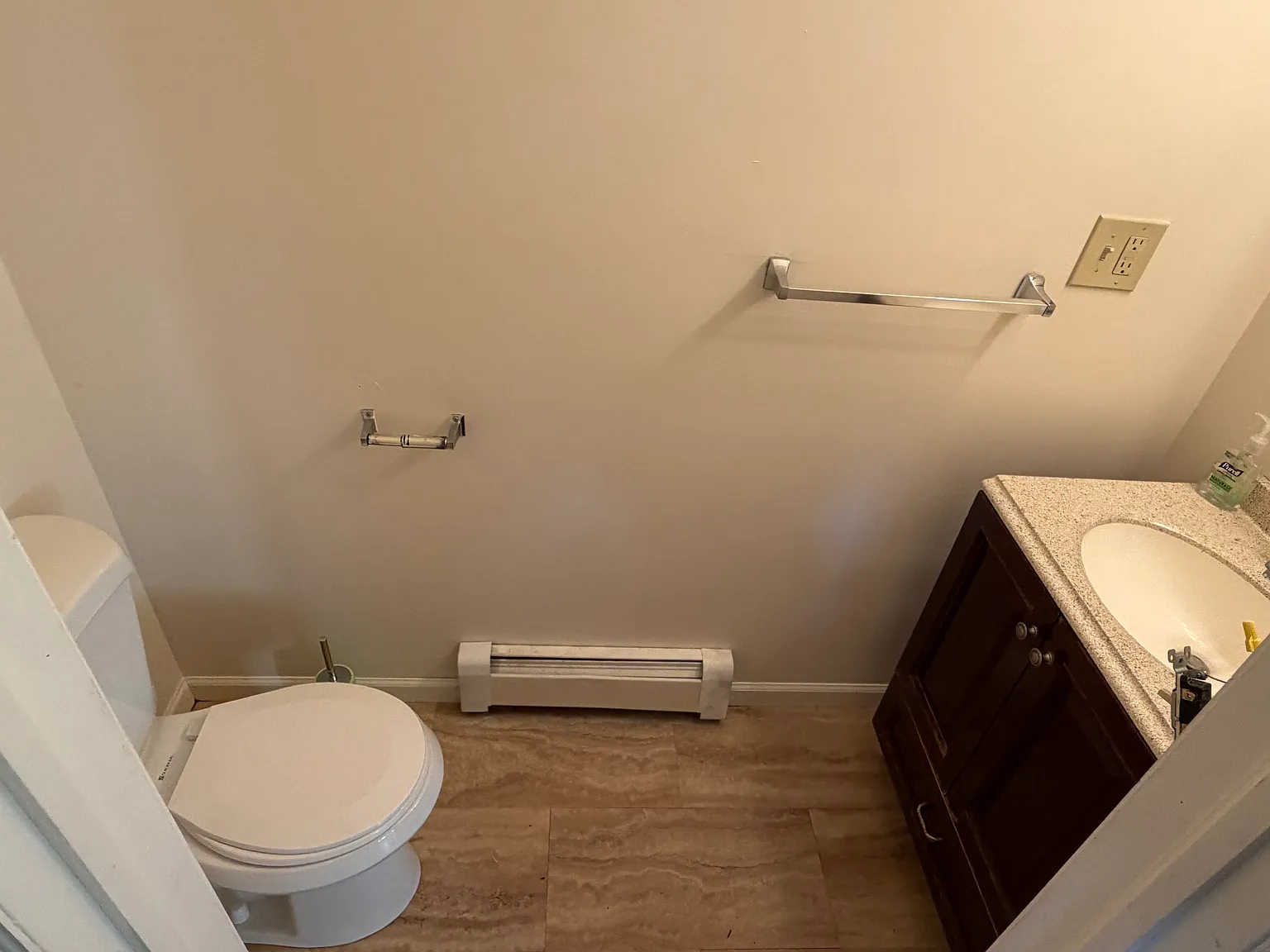 4 bed, 1.5 bath, 1414 sqft, $2,025 — Photo 2