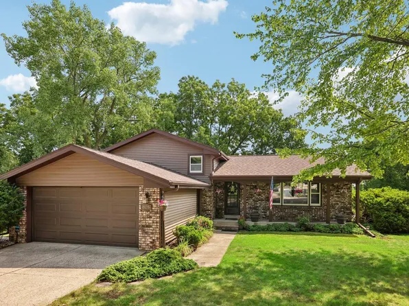 2839 Coventry LANE, Waukesha, WI 53188