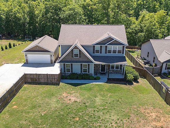 4th image of 79 Lyman Lake Rd