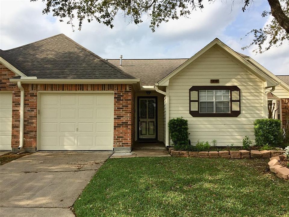 1st image of 618 W Country Grove Cir