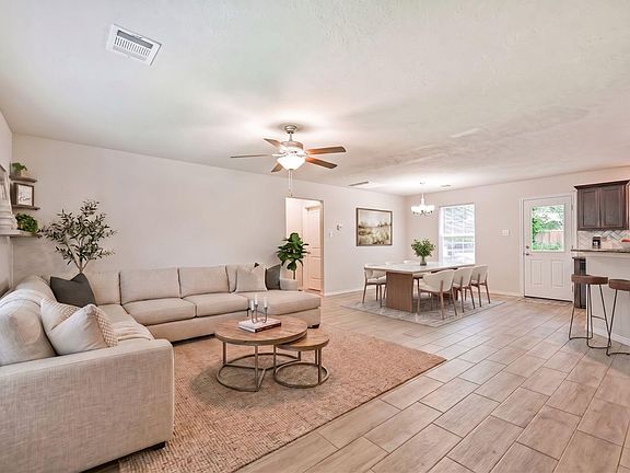 3rd image of 10533 Mary Ln