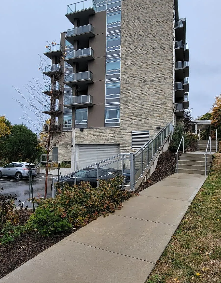 3 bed, $3,200 — Photo 2