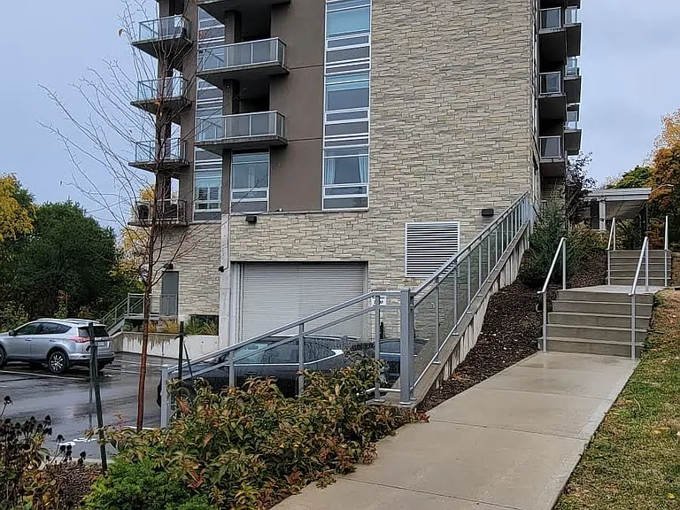 455 Charlton Ave E #602 — Photo 2