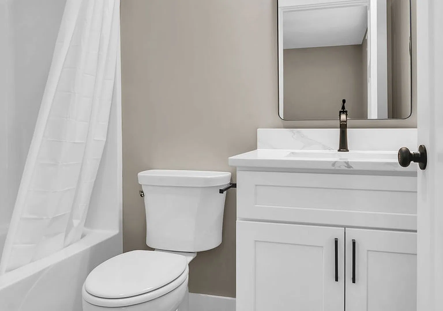 5 Bed 5 Bath New Build! Great for a Group of 16! *August 2027* — Photo 4