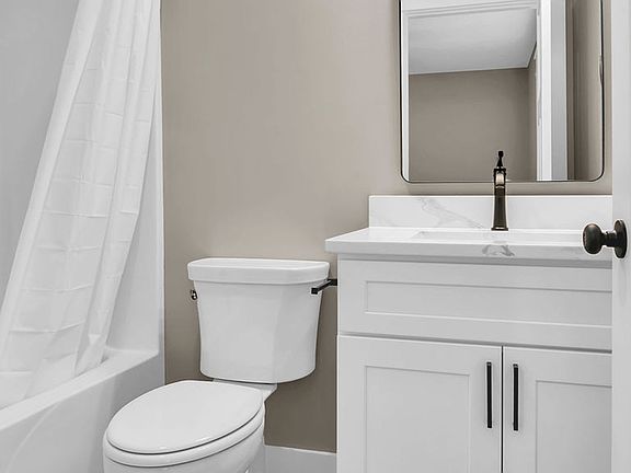 4th image of 809 N Walnut St #2