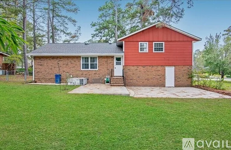 1712 Scampton Dr — Photo 29