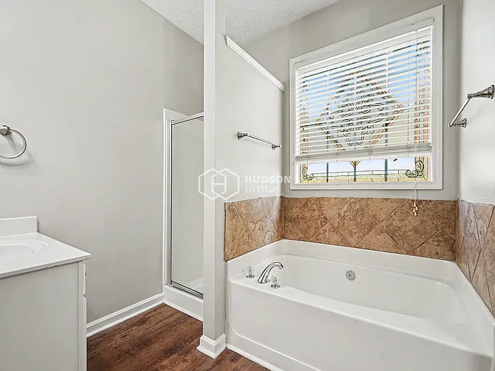 1060 Clairidge Ln — Photo 12