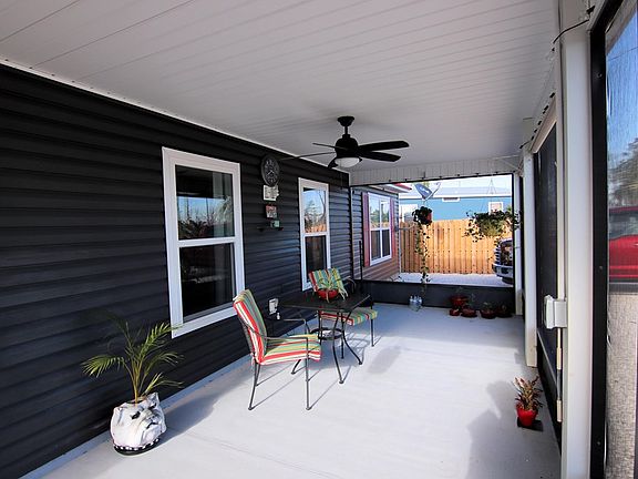 4th image of 205 Louisiana Dr