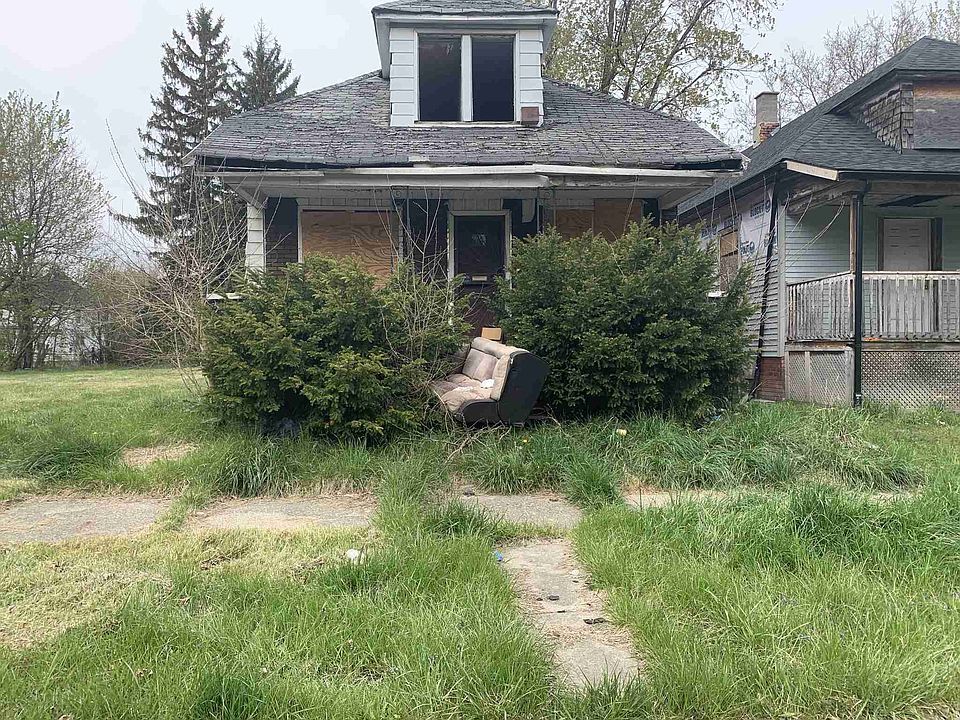 9819 Woodlawn