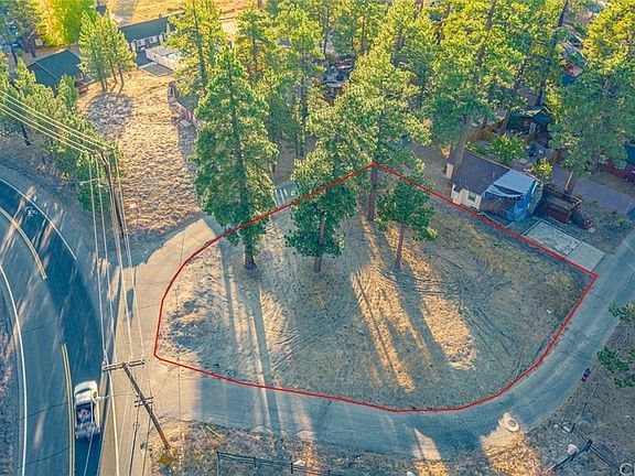 4th image of 681 Metcalf Ln