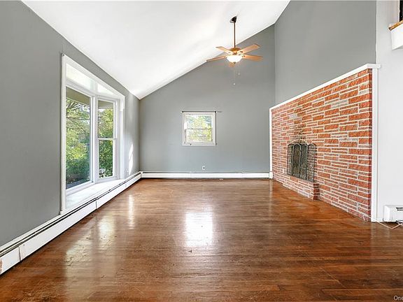 4th image of 368 Lake Shore Dr
