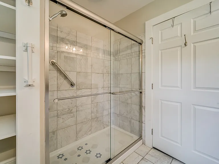121 Brown St — Photo 15